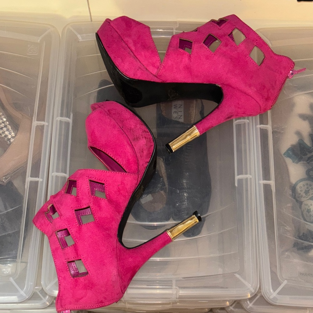 Pink Cutout Heels with Gold Accents - Picture 6 of 7